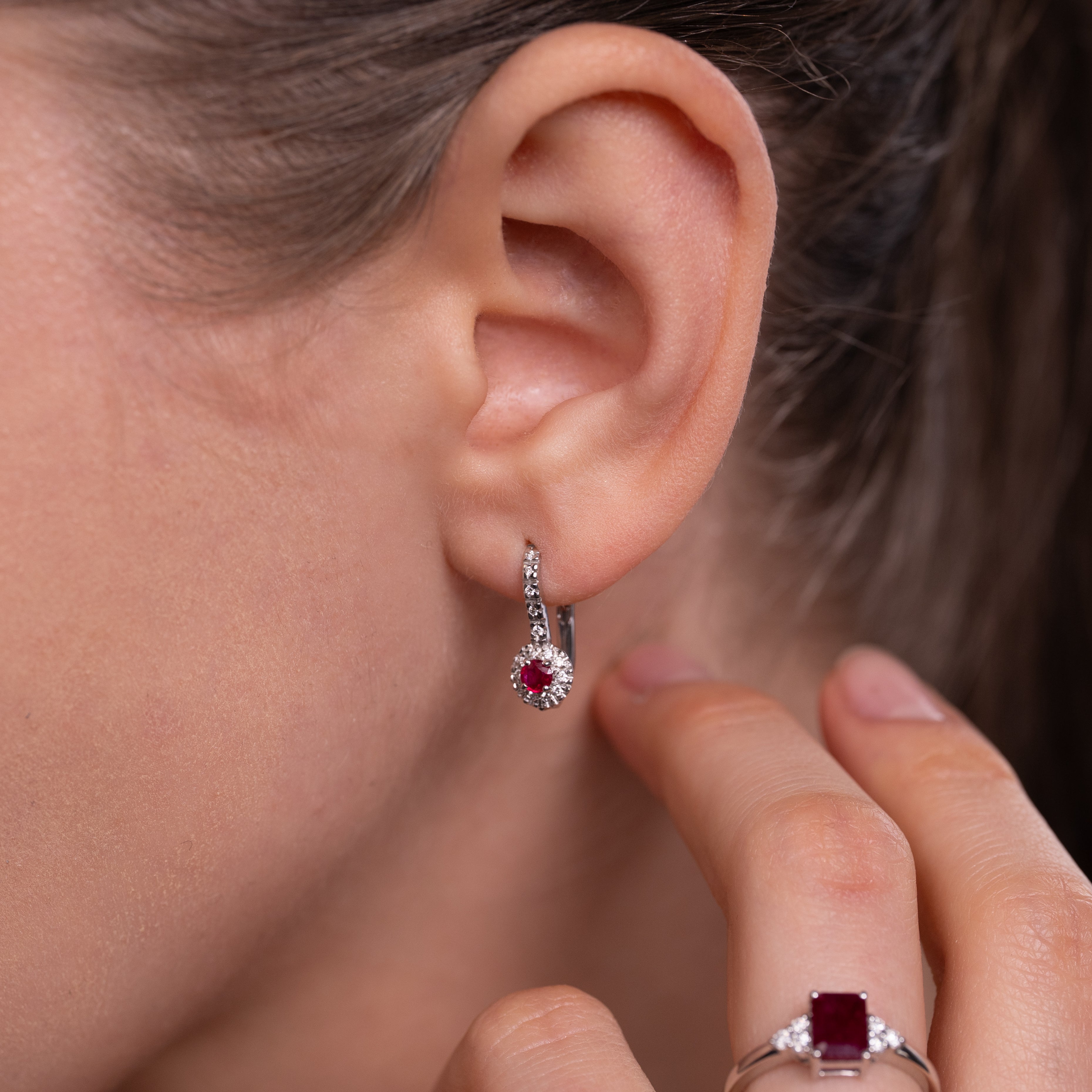 Cercei aur 18k cu rubine 0.34 ct si diamante 0.16 ct