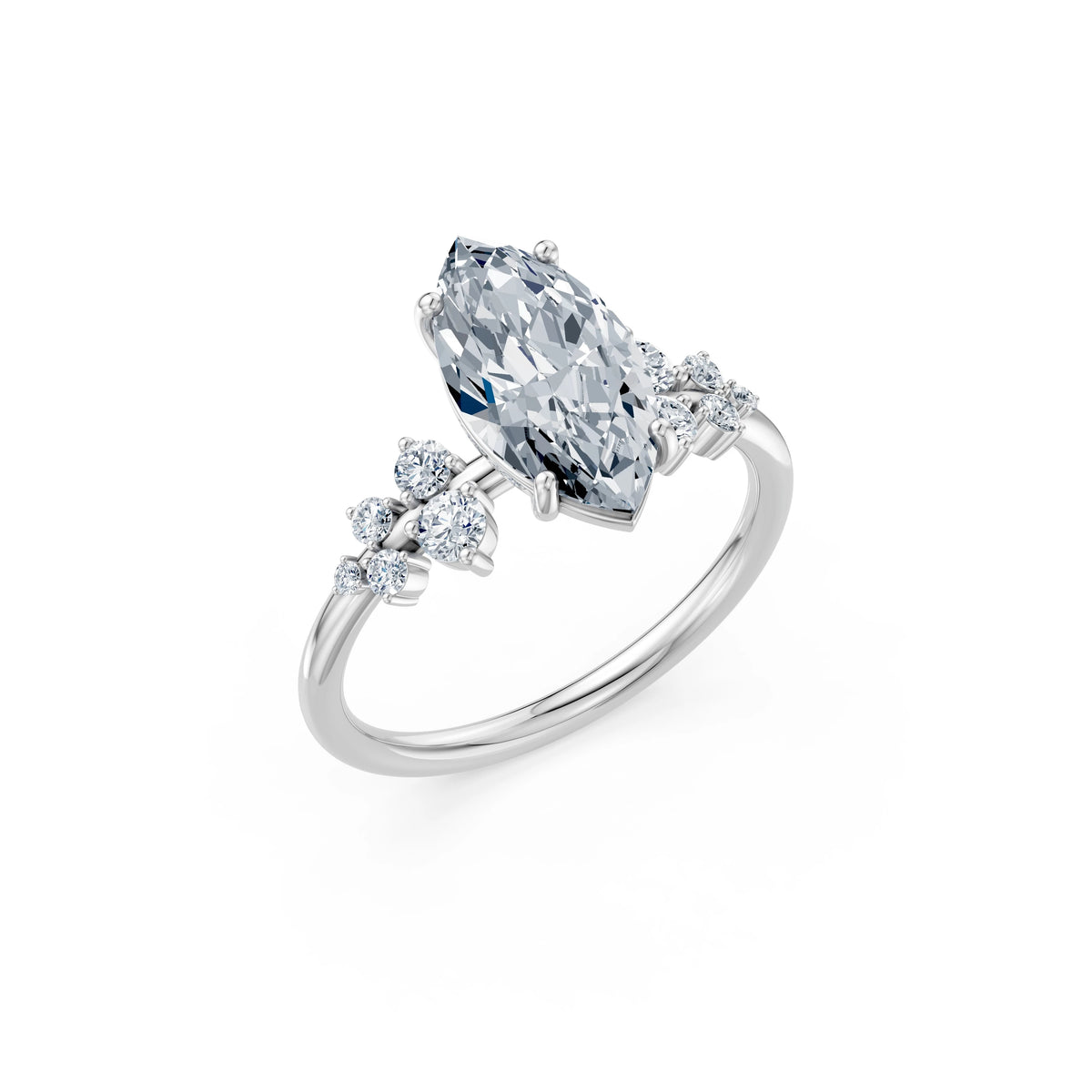 Inel de Logodnă din Aur cu Diamant Central Marquise și Diamante Laterale 2,36 CT