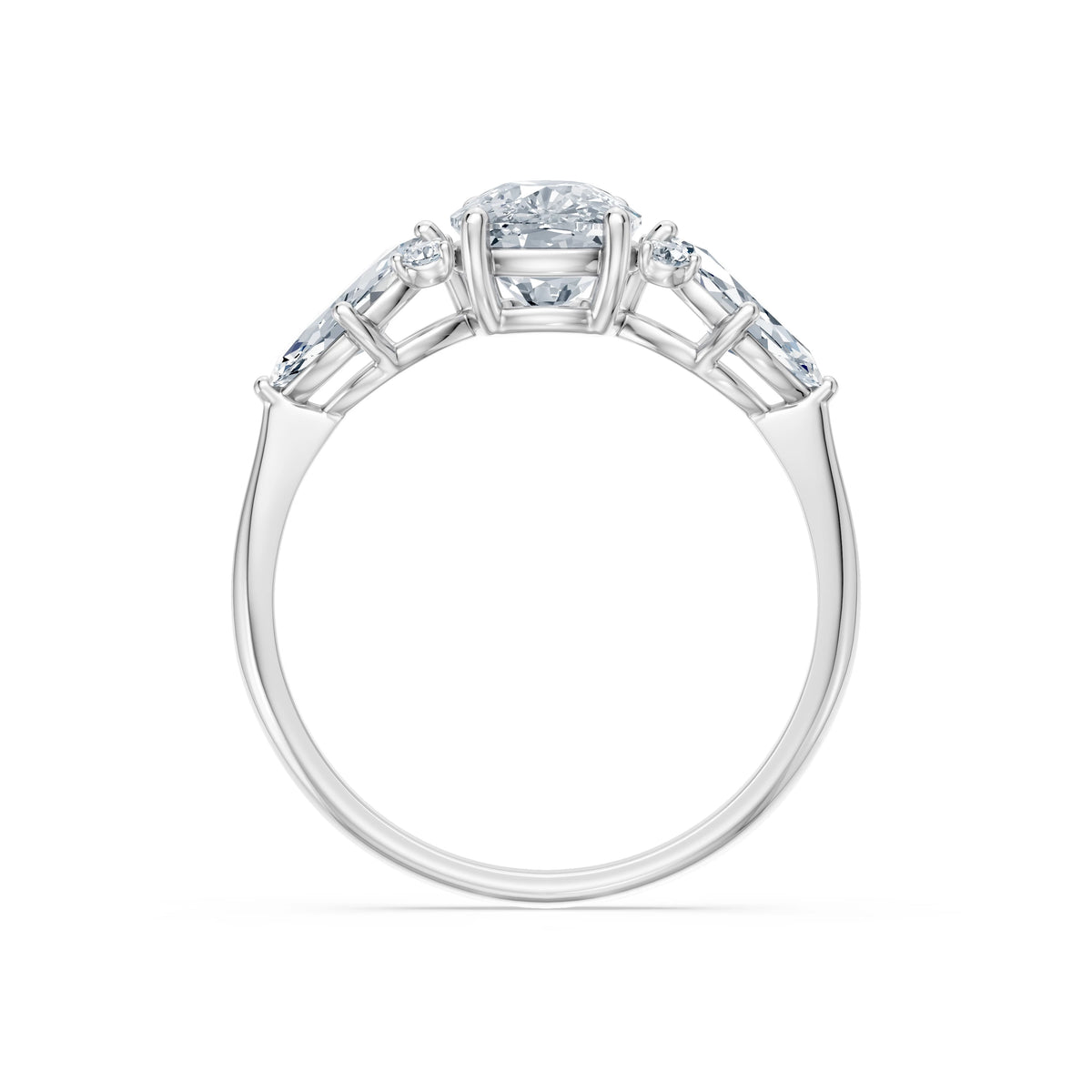 Inel de Logodnă din Aur cu Diamant Central Cushion și Diamante Laterale 2,17 CT