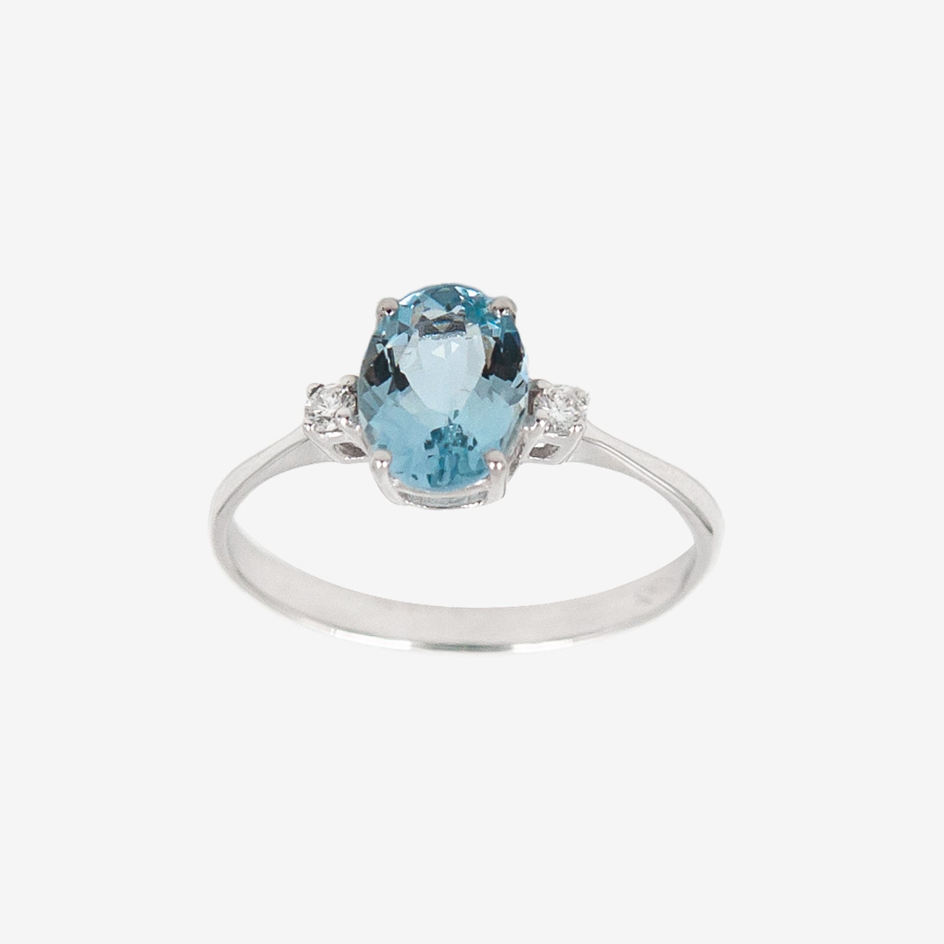 Aura Ring with Aquamarine and Diamonds