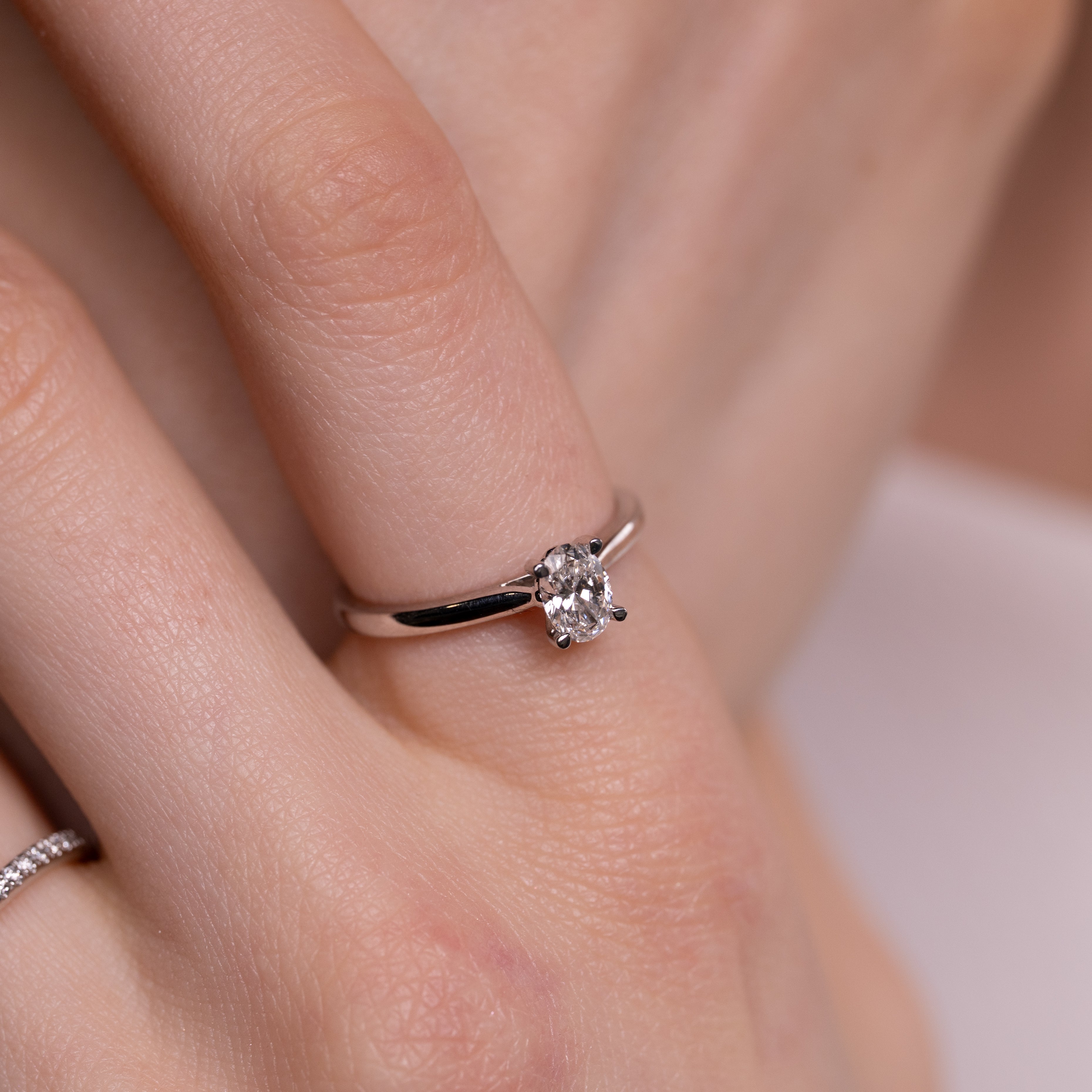 Inel logodna din platina 950, diamant oval 0.50 ct H/VS2 - certificat GIA