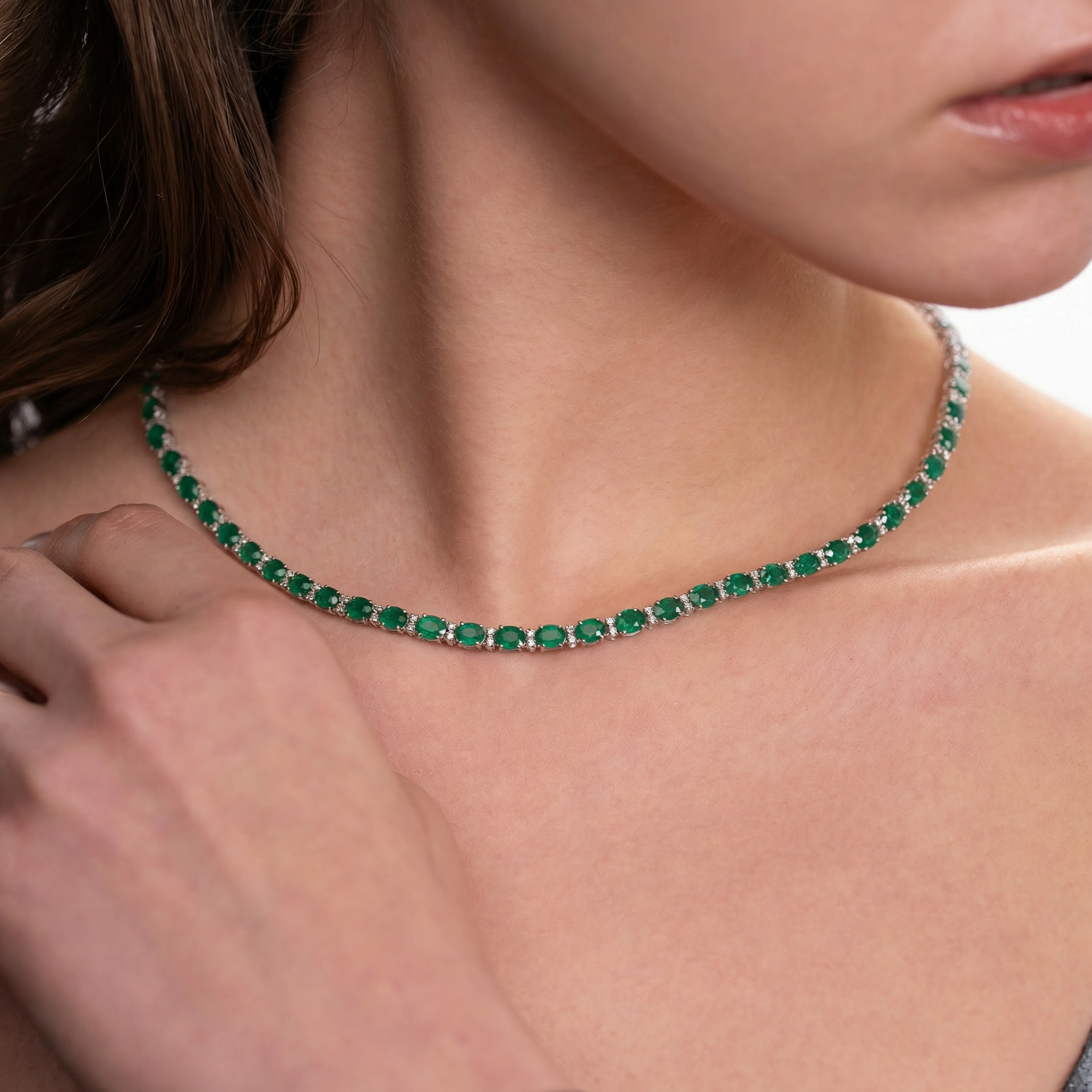 Colier aur 18k cu smaralde smaralde 19.49ct si diamante