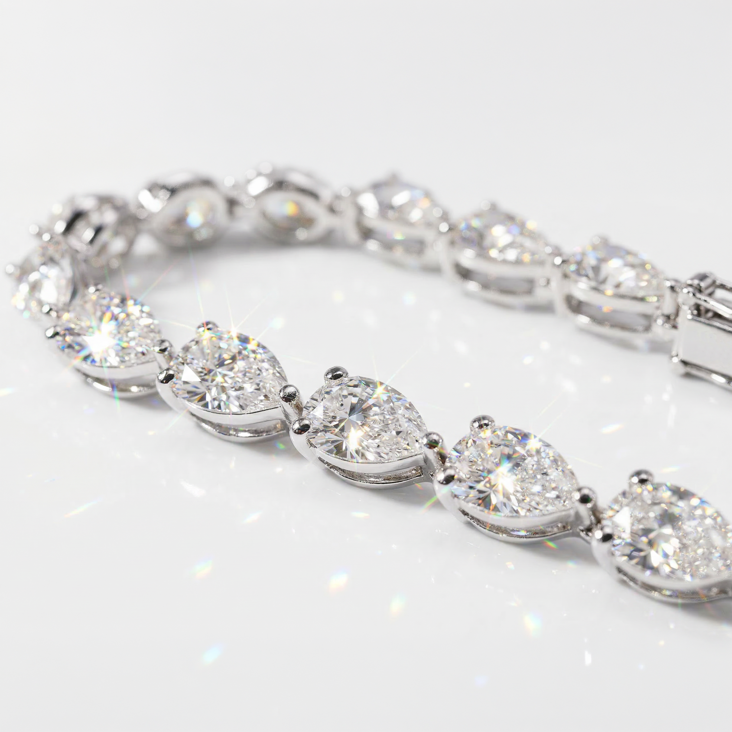 Bratara aur 18k cu diamante 5.12 ct