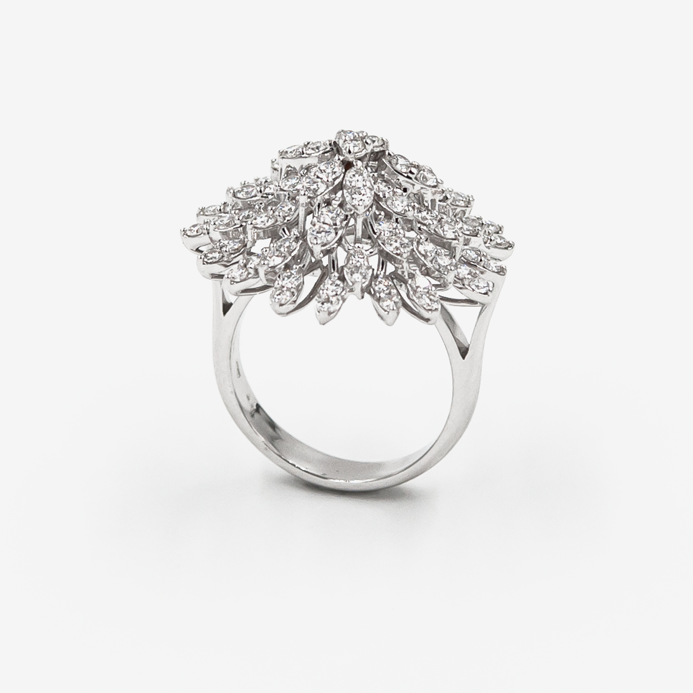 Daisy Ring with Diamonds