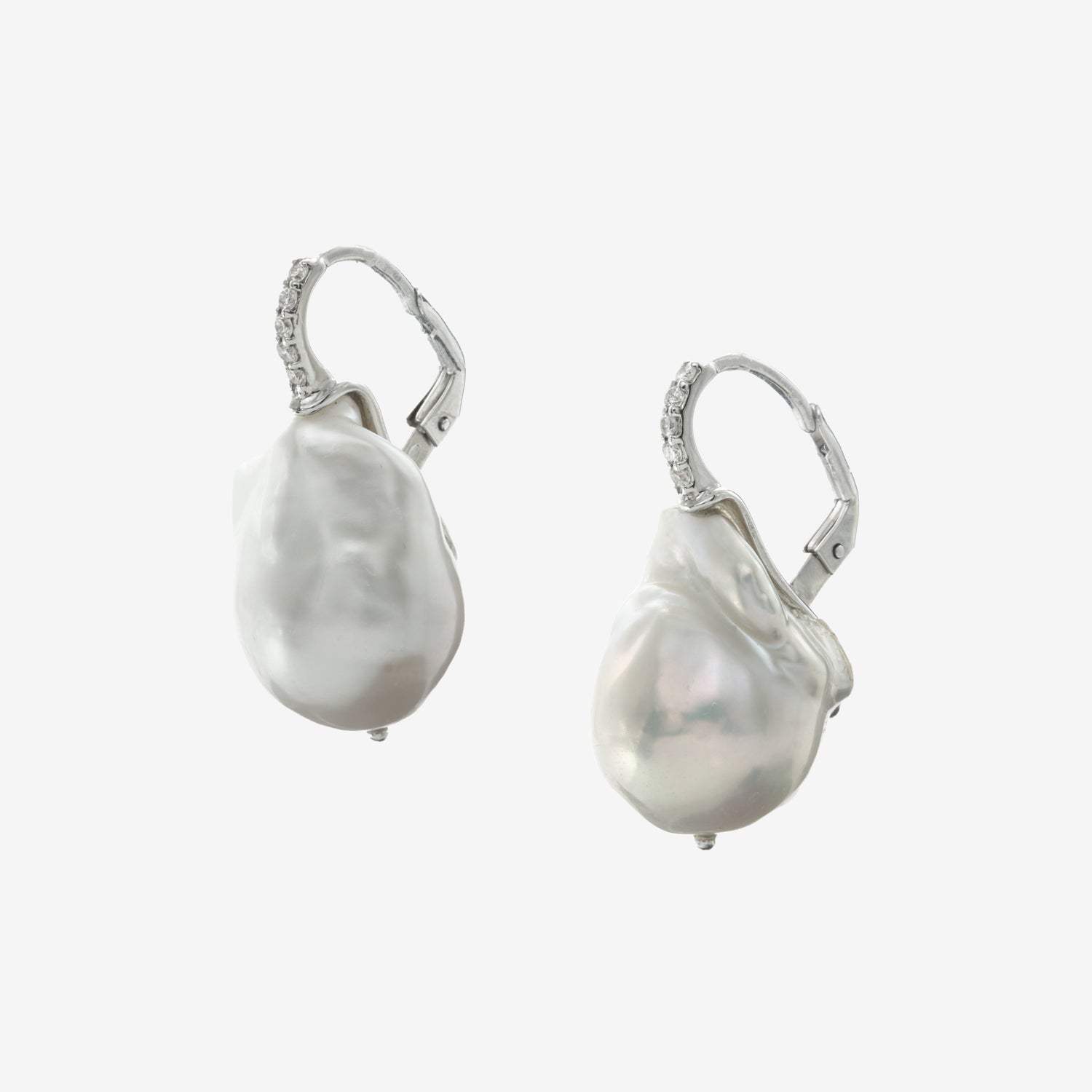 EARRINGS WITH BAROQUE PEARLS AND DIAMONDS