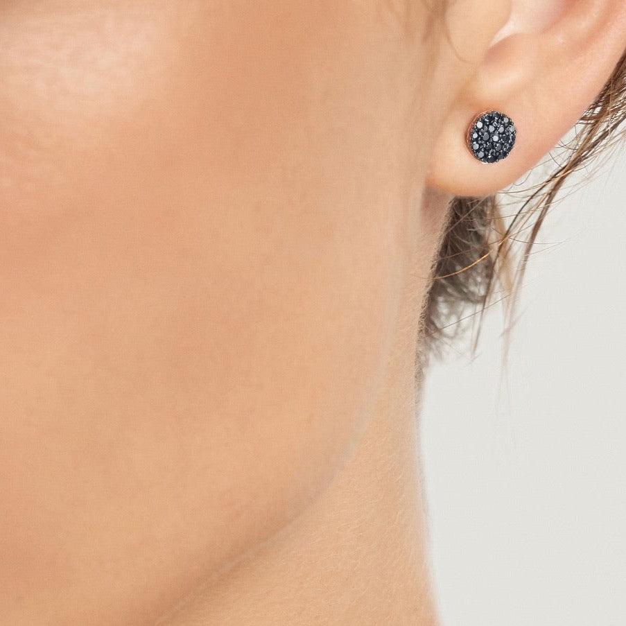 Round earrings with black diamonds 0.19 ct