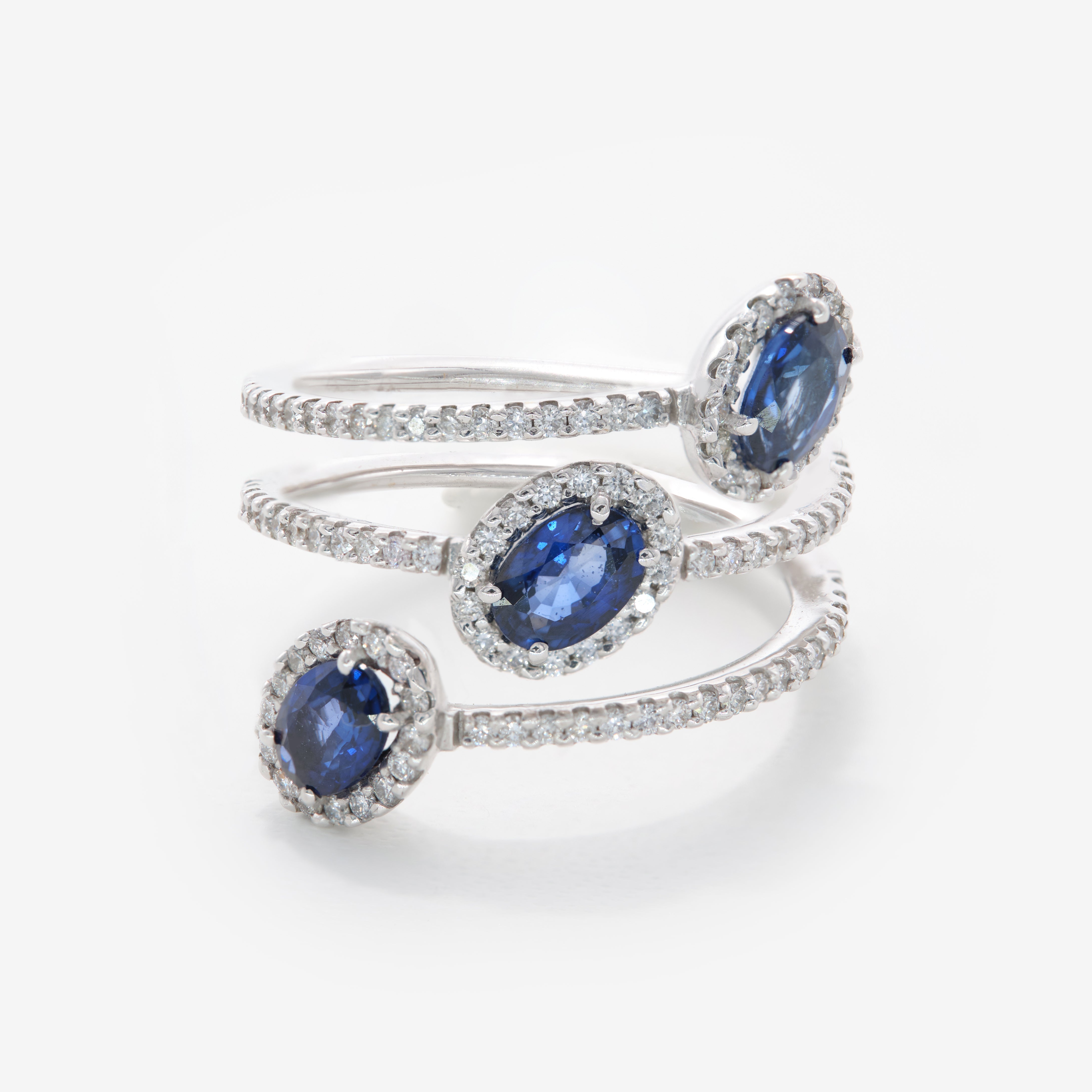 Coralia ring with sapphires and diamonds
