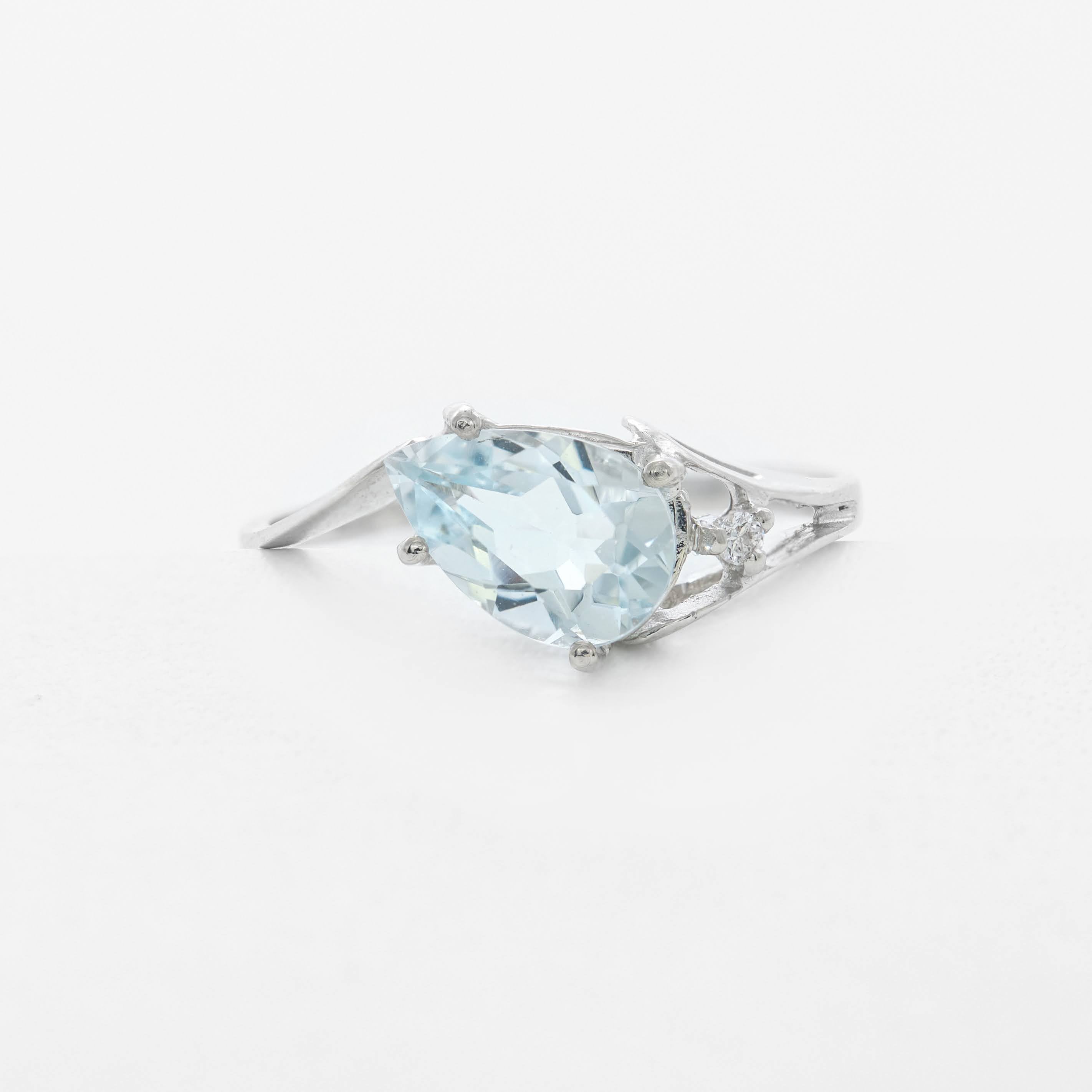Lewis ring with aquamarine and diamonds